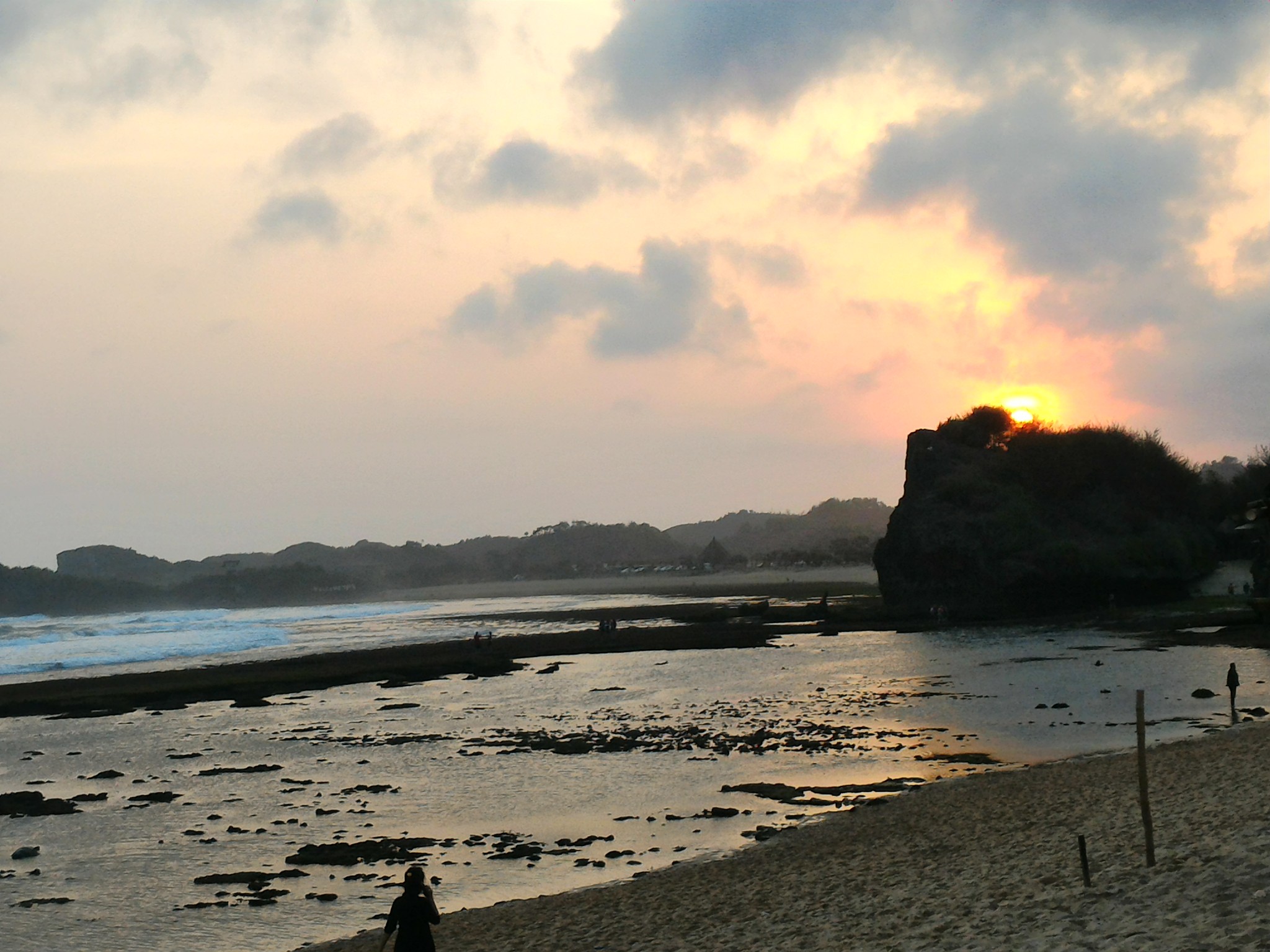 Harum Mawar Dipantai Menusuk Hingga Ke Dalam Sukma Dan 7 years ago7 years ago. picsart